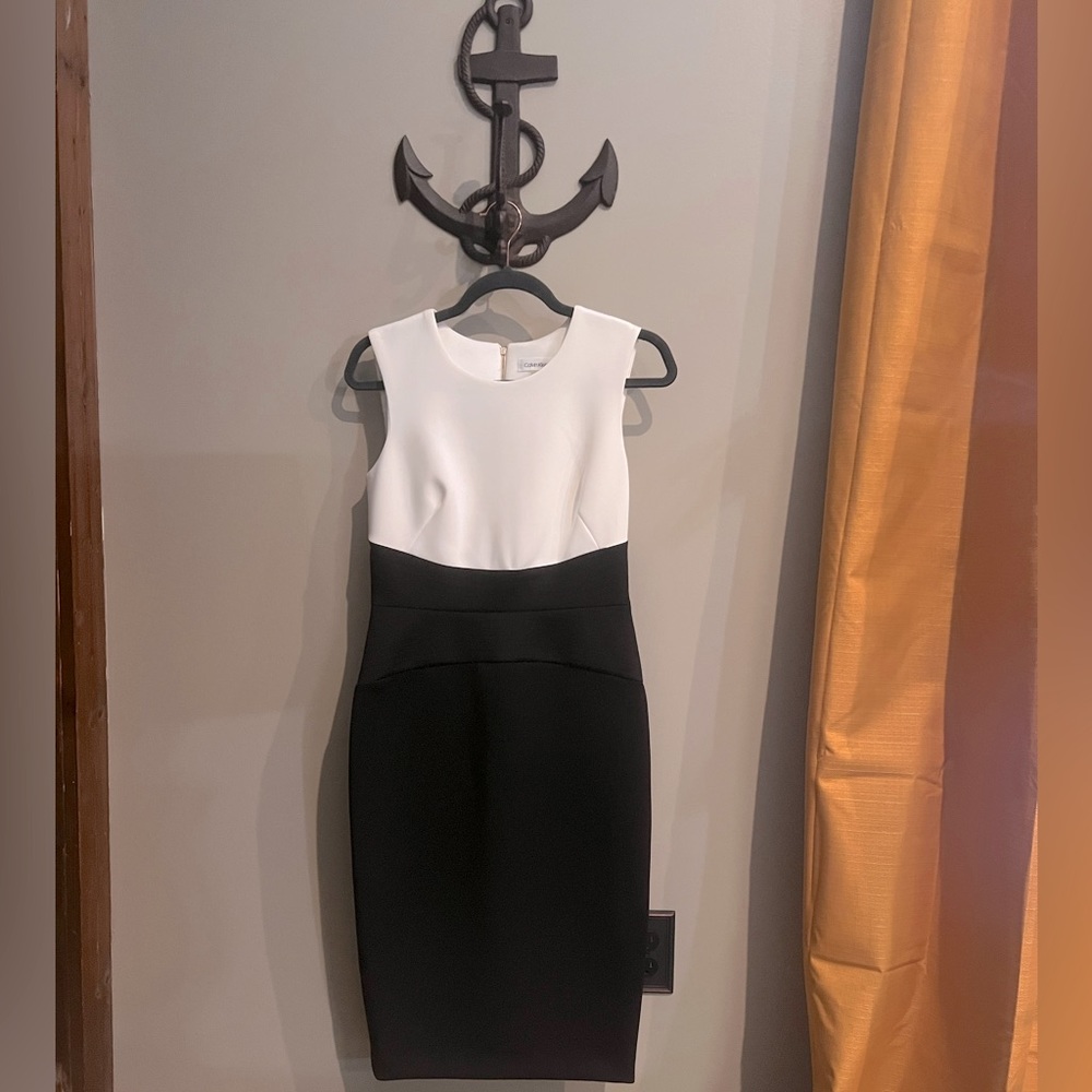 CALVIN KLEIN NWT SIZE 4 DRESS
